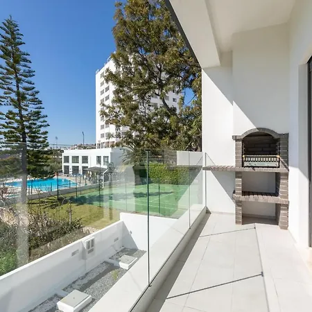 Correeira Luxury Residence T2 L - Albufeira, Pools, Wifi, Bbq, Beach