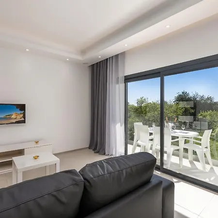 Correeira Luxury Residence T2 L - Albufeira, Pools, Wifi, Bbq, Beach *