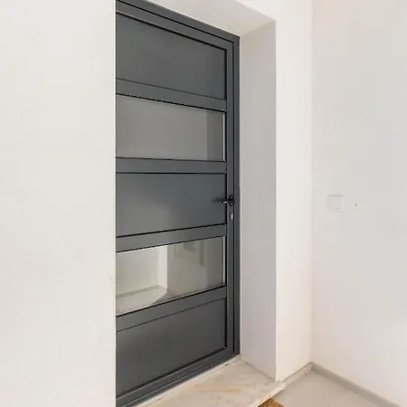 Correeira Luxury Residence T2 L - Albufeira, Pools, Wifi, Bbq, Beach * Albufeira