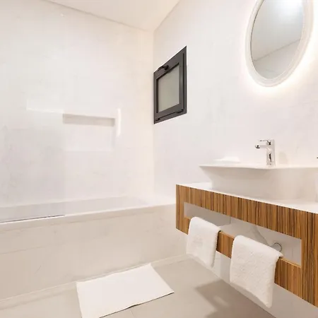 Correeira Luxury Residence T2 L - Albufeira, Pools, Wifi, Bbq, Beach *