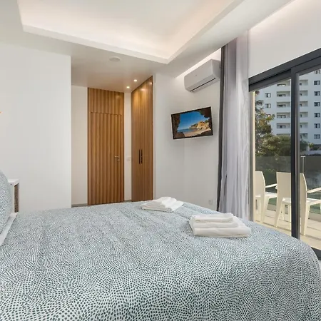 Correeira Luxury Residence T2 L - Albufeira, Pools, Wifi, Bbq, Beach Albufeira